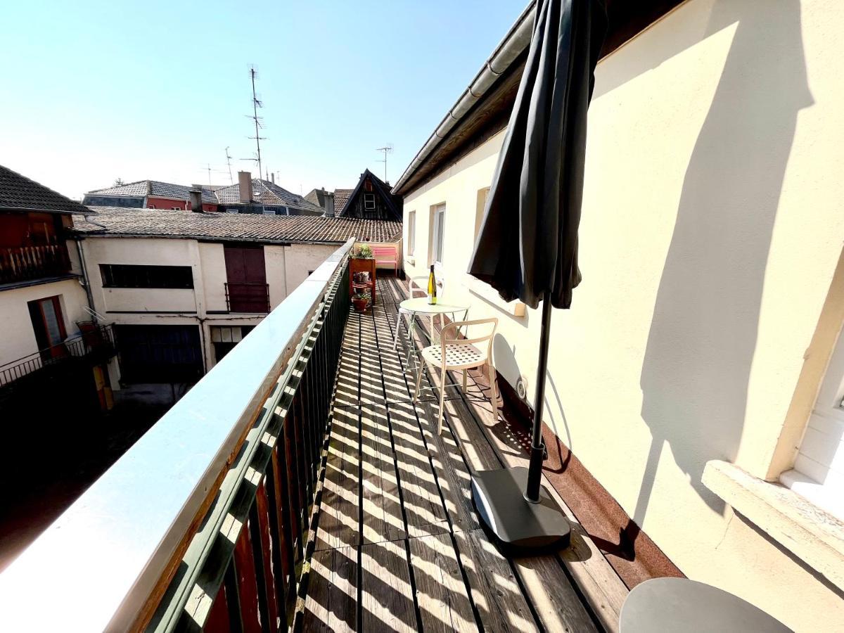 Sous Les Toits Avec Garage Et Terrasse A Appartement *